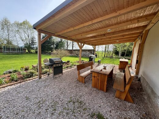 exterier-027-posezeni-pod-pergolou.jpg
